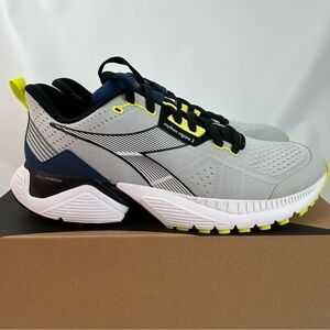 Diadora Mythos Blushield Vigor 2 size 12